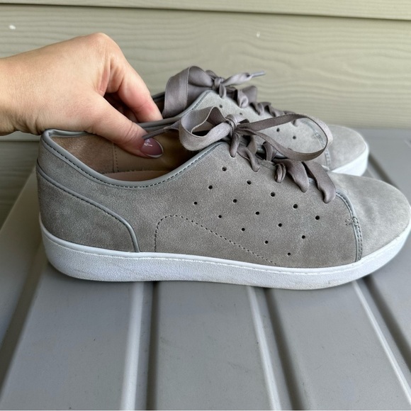 Vionic Keke Suede Upper Casual Supportive Sneakers Gray Size 8.5 Women’s - Picture 7 of 10
